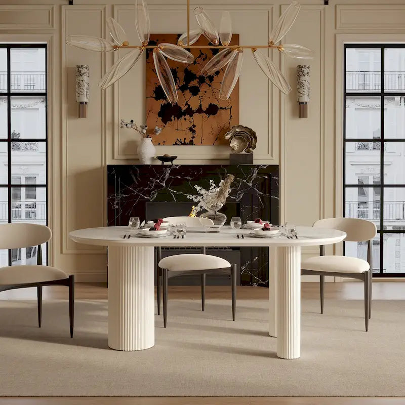 Table de salle à manger de luxe crémeuse avec pieds à colonnes romaines