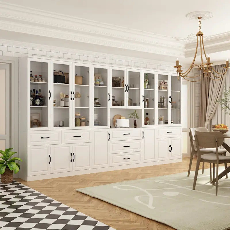 Grand buffet blanc, meuble de cuisine élégant avec portes vitrées d'exposition