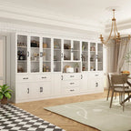 Grand buffet blanc, meuble de cuisine élégant avec portes vitrées d'exposition