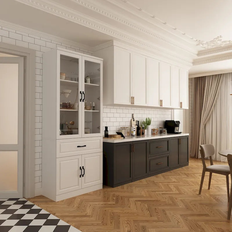 Grand buffet blanc, meuble de cuisine élégant avec portes vitrées d'exposition