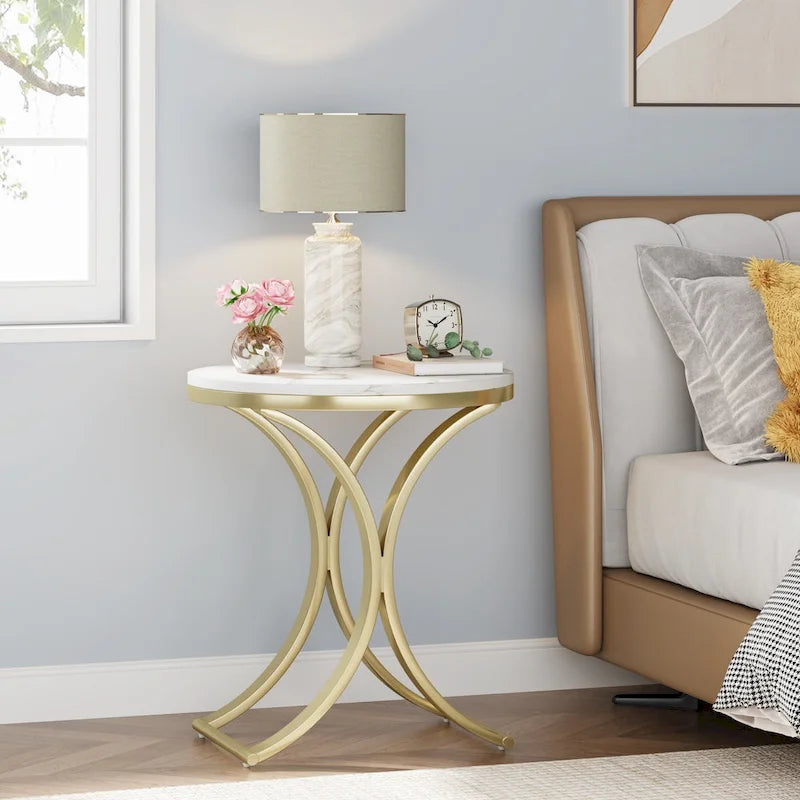 Petite table d'appoint ronde moderne avec cadre en métal doré et placage en faux marbre, en bois composite, pour le salon