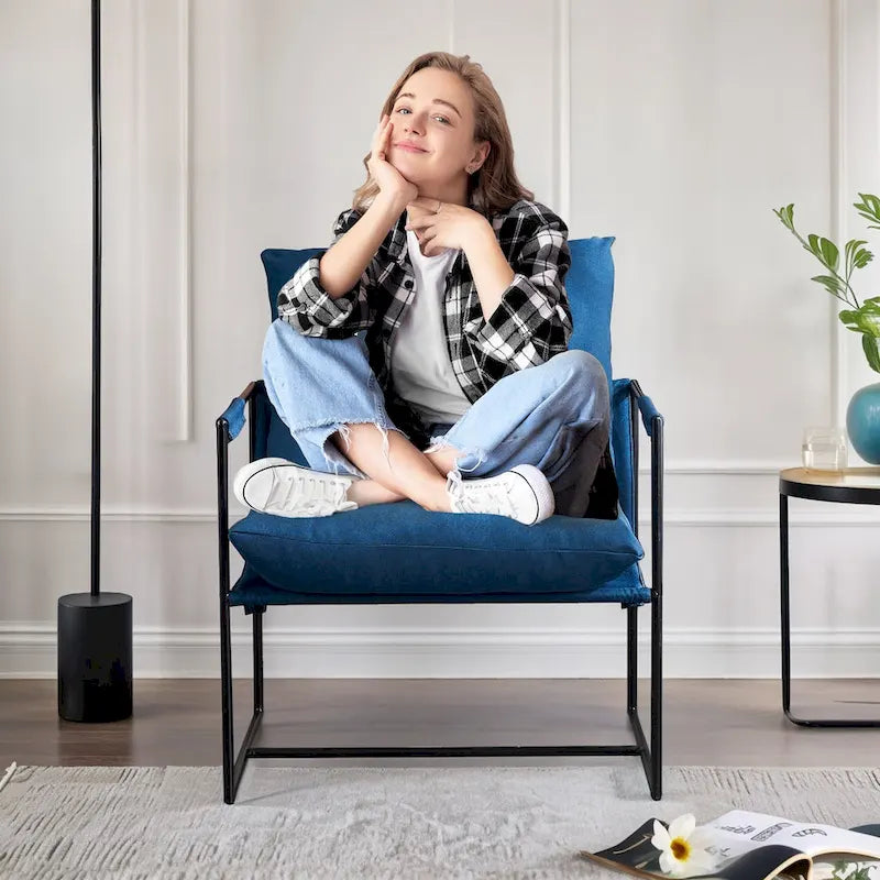 Chaise longue en lin d'intérieur, chaise d'appoint moderne avec deux coussins doux amovibles, chaise de style industriel avec cadre en métal, chaise confortable
