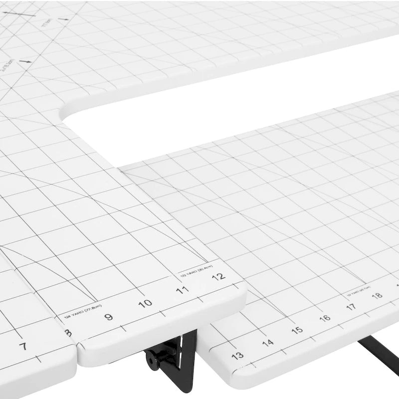 Table de couture avec ou sans grille de découpe intégrée