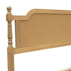 Lit plateforme de style traditionnel avec tête et pied de lit en rotin